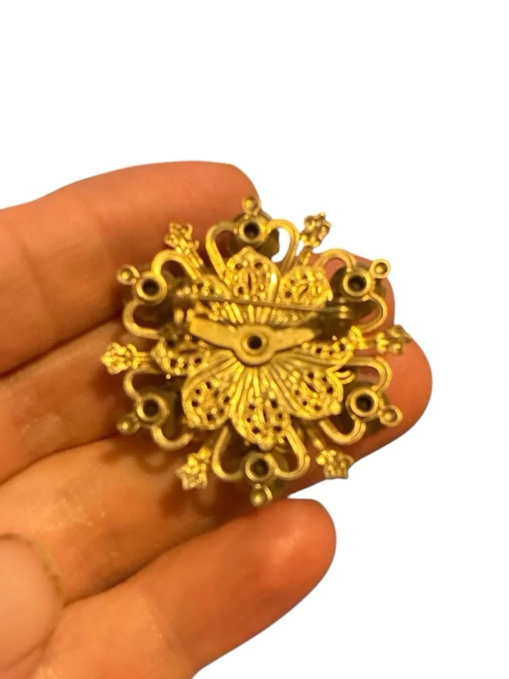 Unsigned Aurora Borealis Rhinestone Gold Floral Brooch